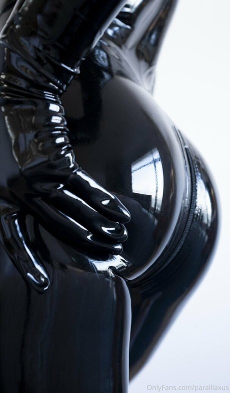 Paralllaxus model pretty pic