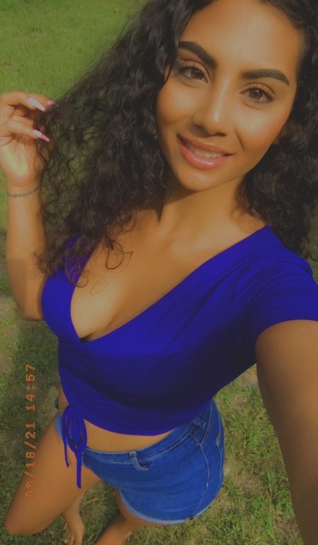 Priya Singh model adult img