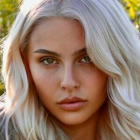 huge fake tits onlyfans erotic pics