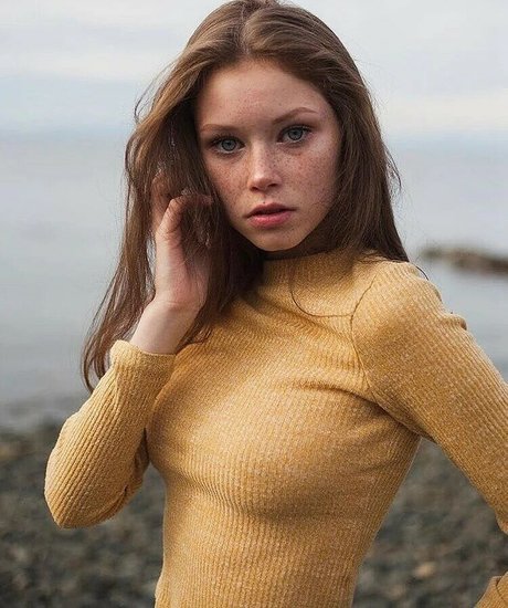 Lily Ana Alexander hd actress galleries