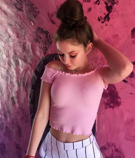 Lily Ana Alexander pornstar sexy picture