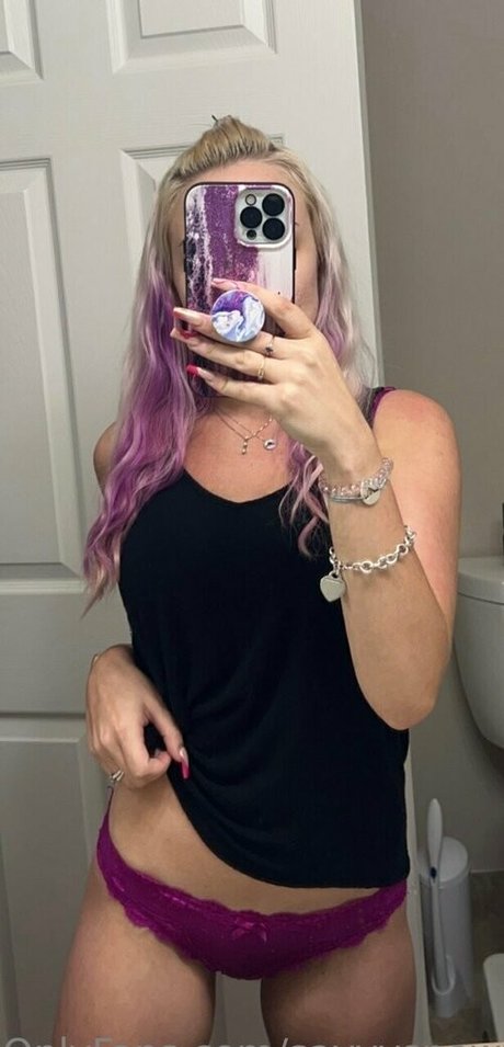 savvysnoww porn actress archive