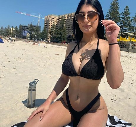 Busty Indian pornographic star archive