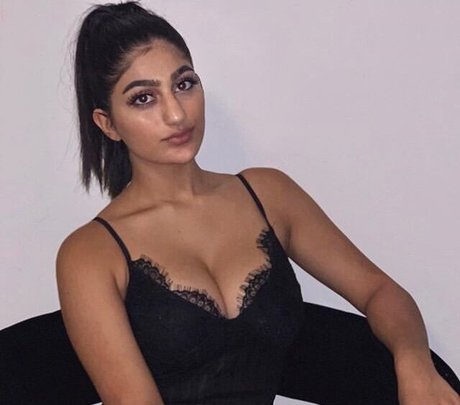 Busty Indian pornstar nice archive