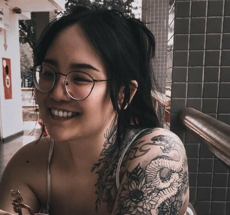 Akemyni hd model pics