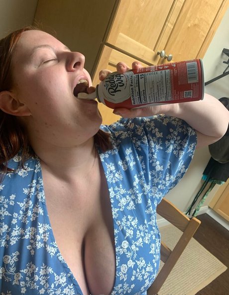 kyliethecurvy model nudes picture