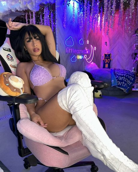 LittleAznChat pornstar high quality pictures