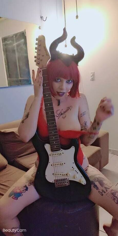 Naru Peridot model erotic picture