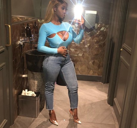 LXRYCC sex actress pic