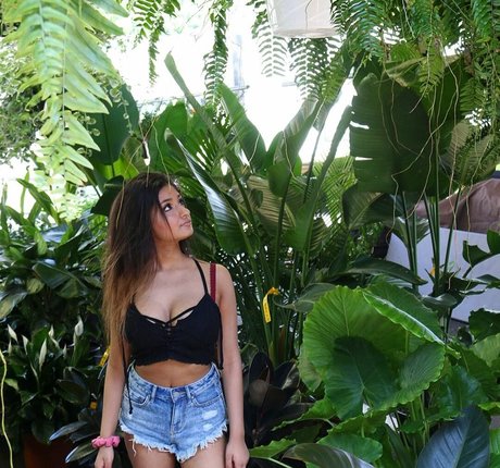 Alina M free model pictures