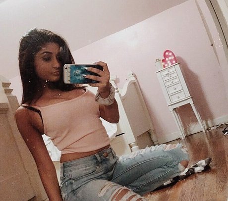 Alina M naked star image