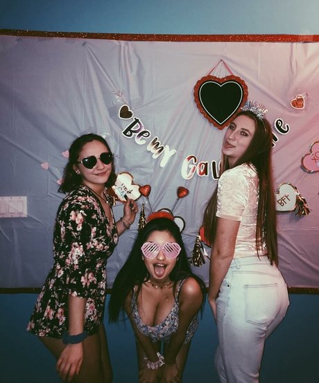 Alina M sexy star photo