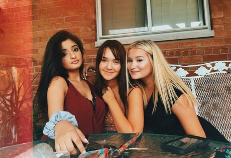 Alina M erotic pornstar img