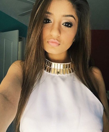 Alina M erotic model img