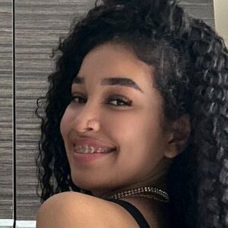 Mariana Curiel model top photo