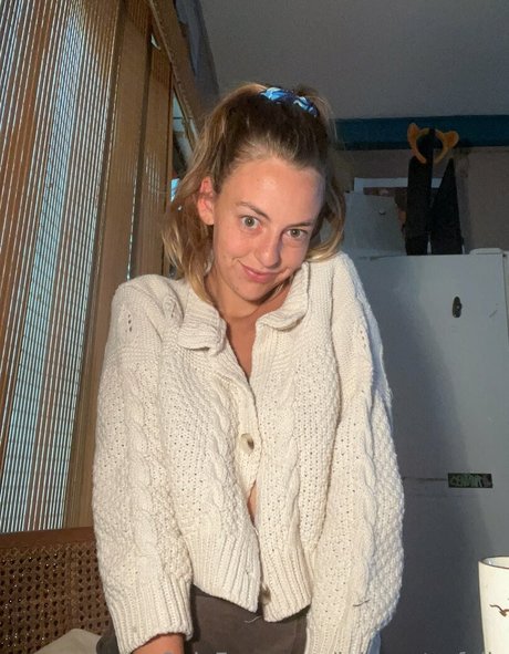 leilawaterfalls hot star archive