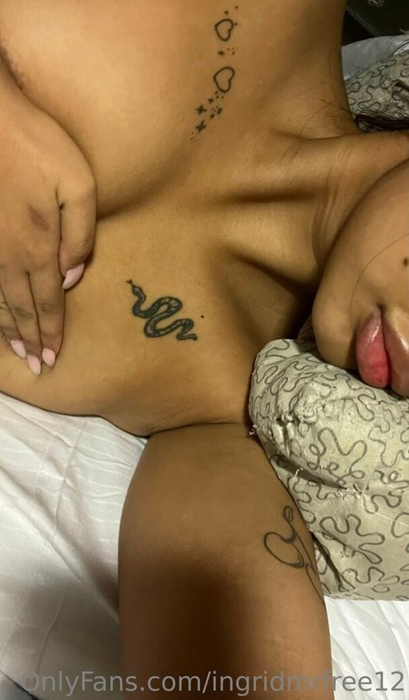 mirror selfie onlyfans free naked photos