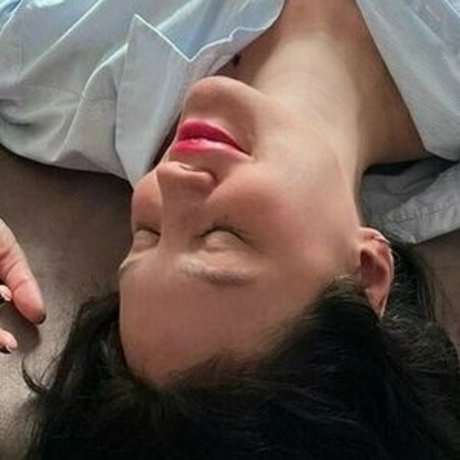 Derin Uslu free pornstar pics