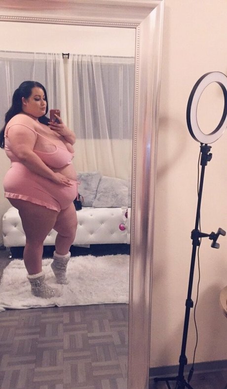 elizaallure adult model gallery