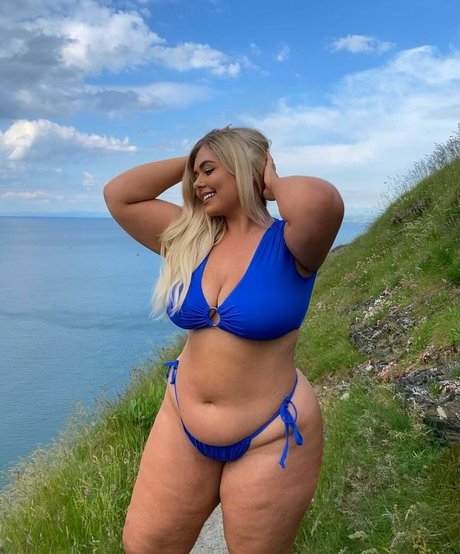 Izzy Nicholls model best picture