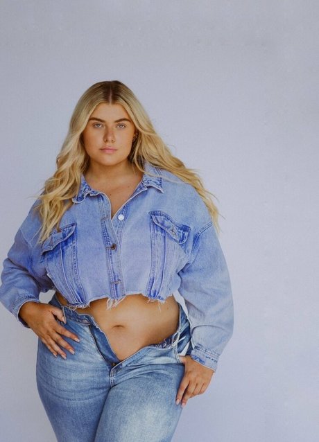 Izzy Nicholls pretty actress img