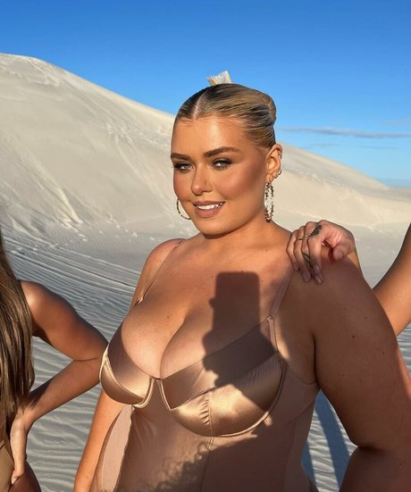 Miss Honey Mia pornstar art images