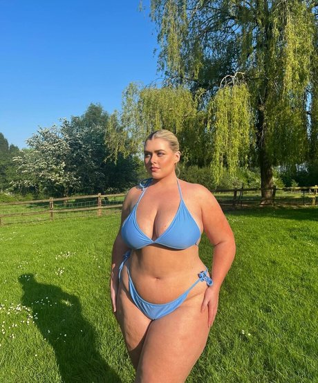 Miss Honey Mia perfect model pictures