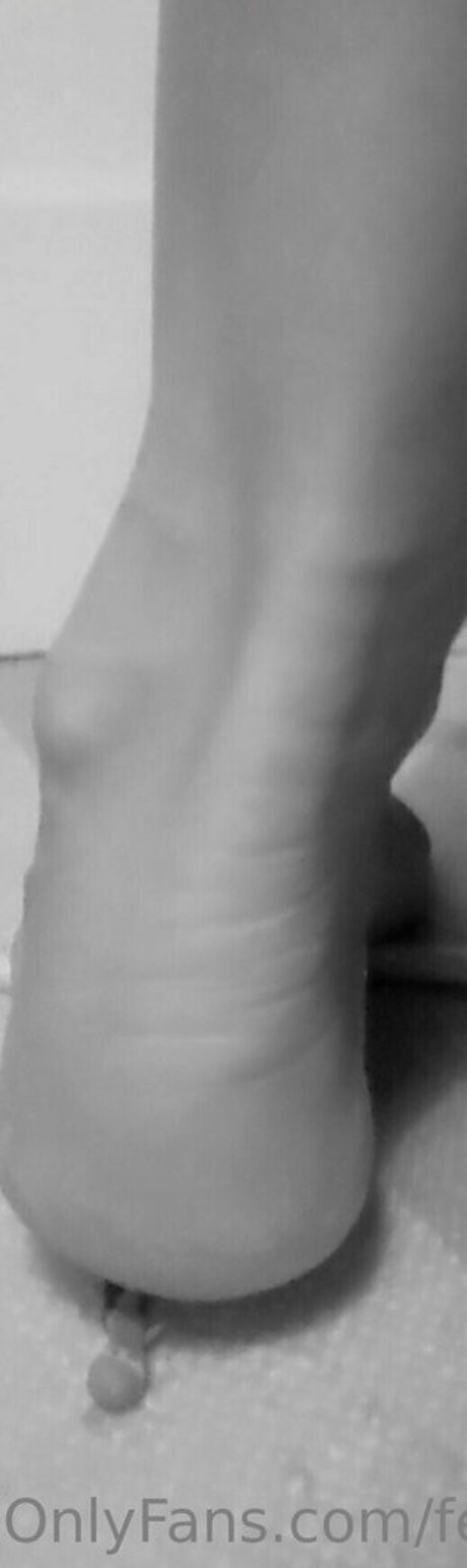 feetannabelle model beautiful photo