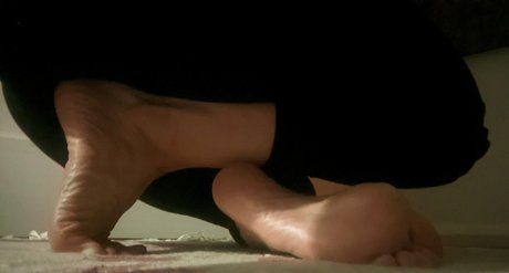 feetannabelle actress galleries