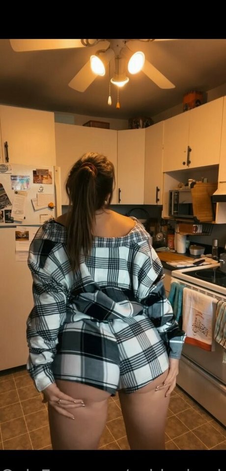 ashleyisadoll porn actress photo