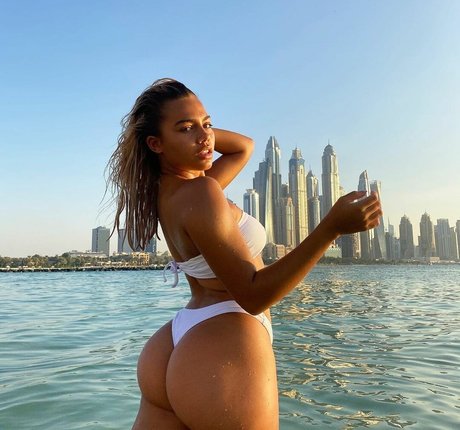 Tennessee Thresher model nudes picture