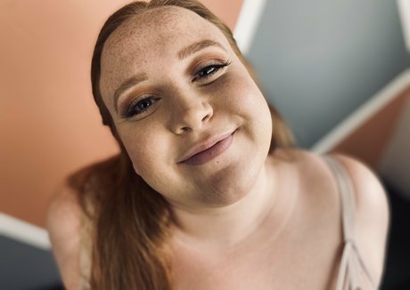 chubbycupcake beautiful model img