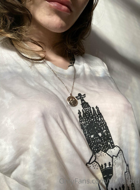 fat girls onlyfans erotic images