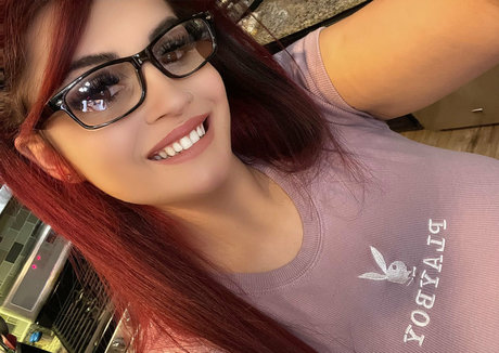 neighborgirlxo erotic model photo