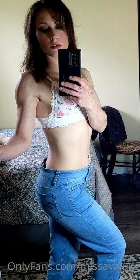 ava luxe model images