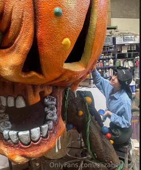 elizabethreed nudes actress img