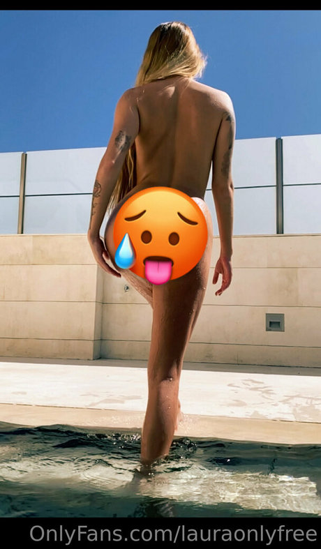 lauraonlyfree nude model photo