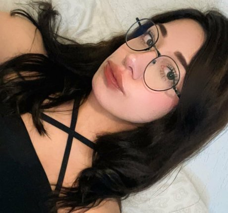 landa or hot model image