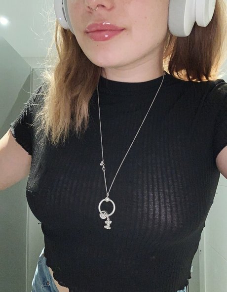 ellasfree sexy model image