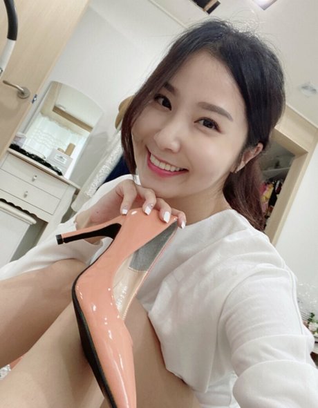 jenasis sexy actress photo