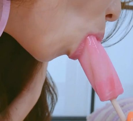 jenasis pornographic star images