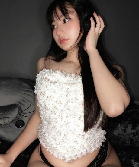 lil zogbabe model art gallery