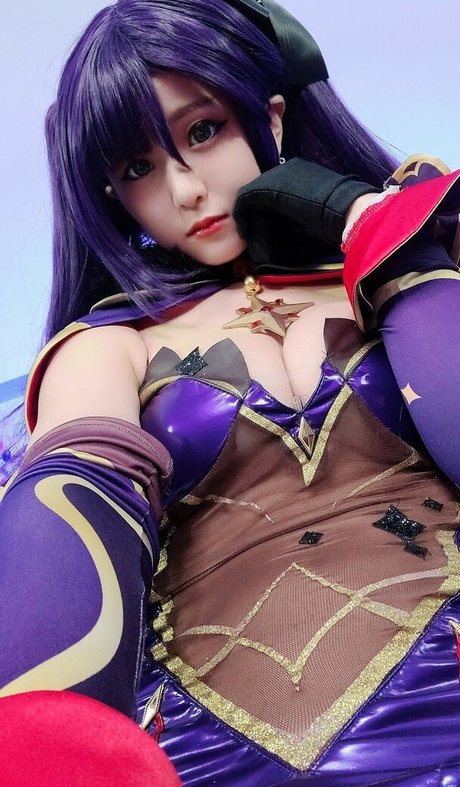 Lewd Cosplayer high quality actress pics