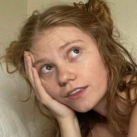 chaotic muse nudes model img