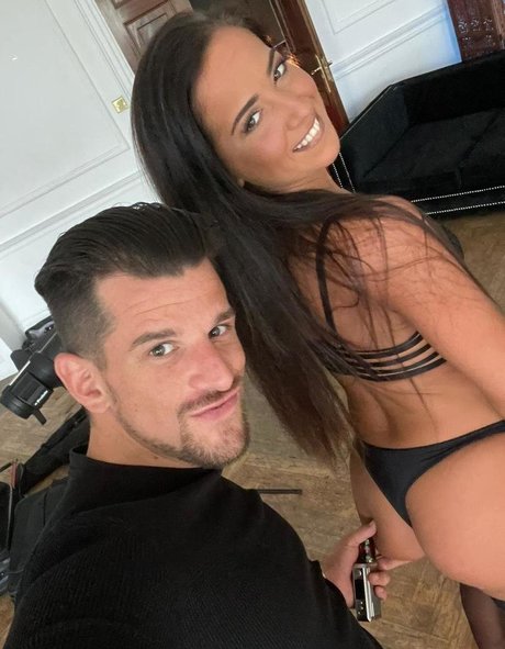 lara lee art star photos