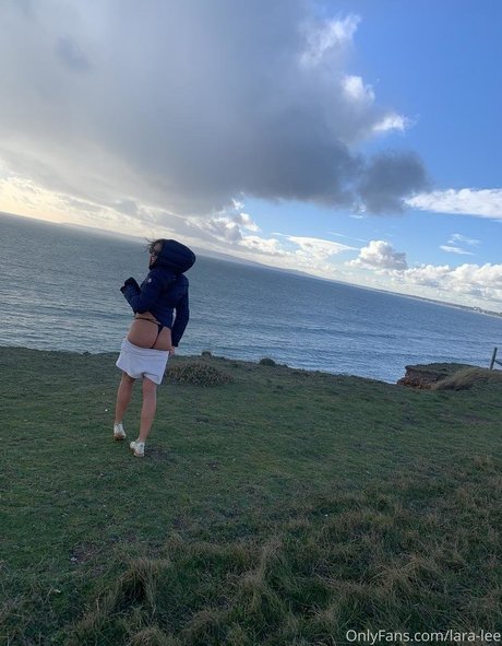 lara lee naked star pictures