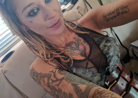 kleiovalentien model nude archive