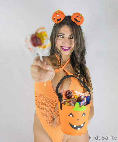 fridasante sexy model photos
