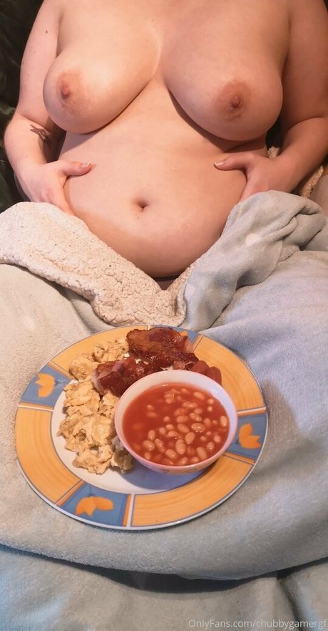 chubbygamergf naked pornstar gallery