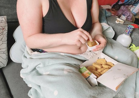 chubbygamergf erotic star photo